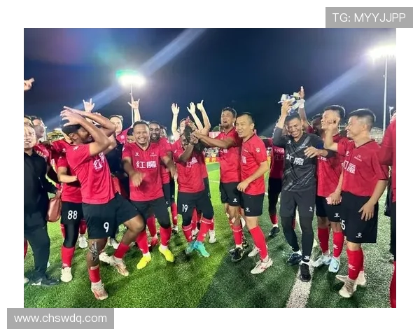 全球足球明星同框合影高清盛宴展现足坛魅力与友谊的瞬间 全球足球明星同框合影高清盛宴展现足坛魅力与友谊的瞬间